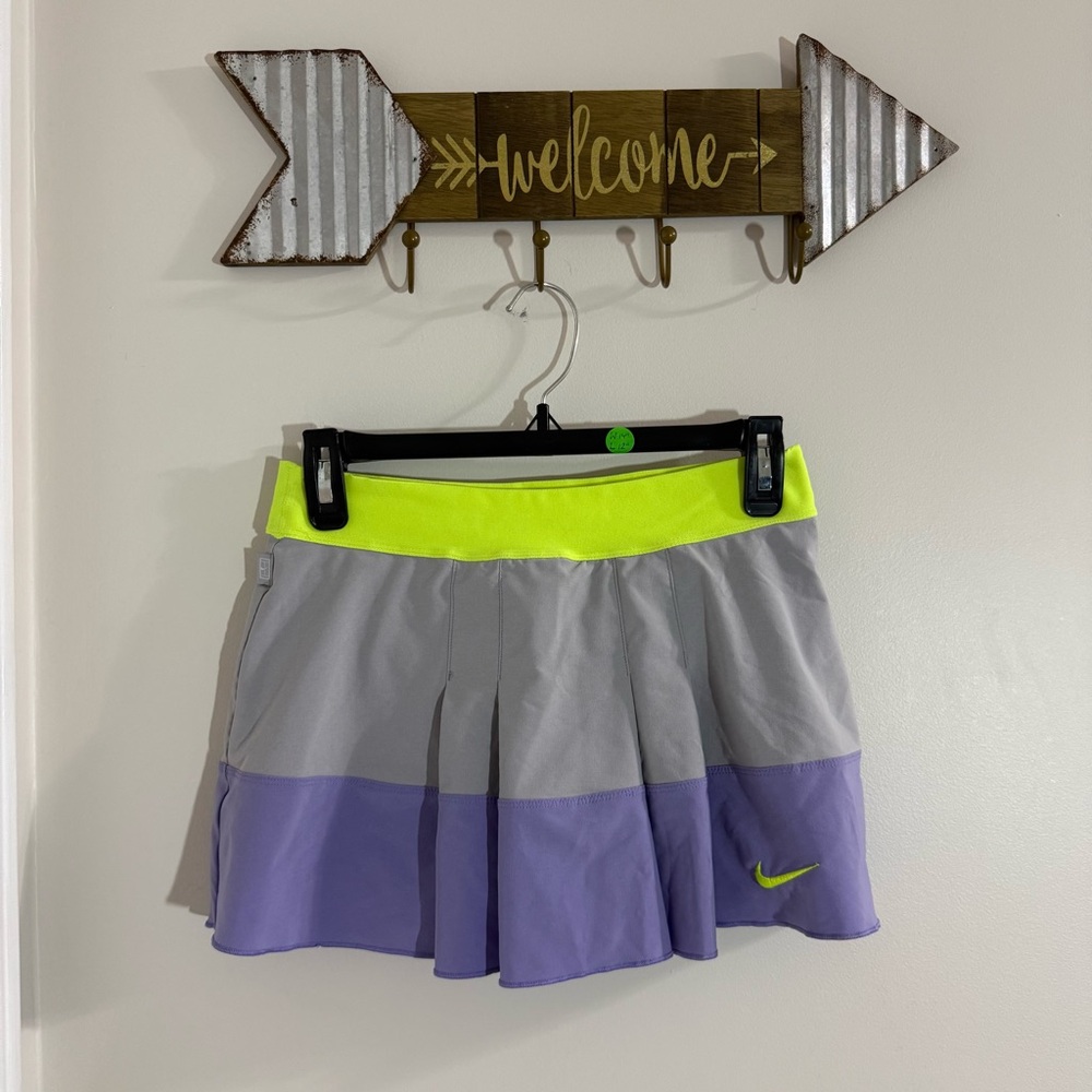 Nike Dri-FIT Gray and Neon Yellow Skirt with Built in Shorts Size Small
